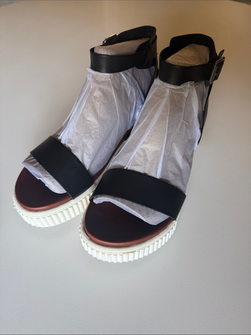 Mia Lunna platform sandals
